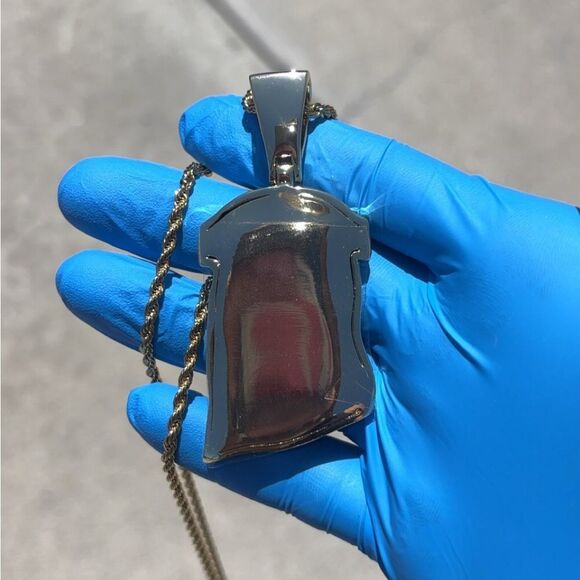 Iced Out Jesus Pendant - Picture 5 of 5